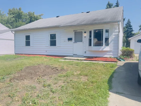 119 W Kennedy Dr, Streamwood, IL 60107