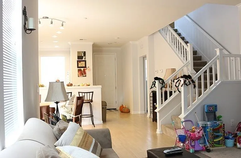 7861 Dickens Way — Photo 9