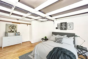 Rented by R New York