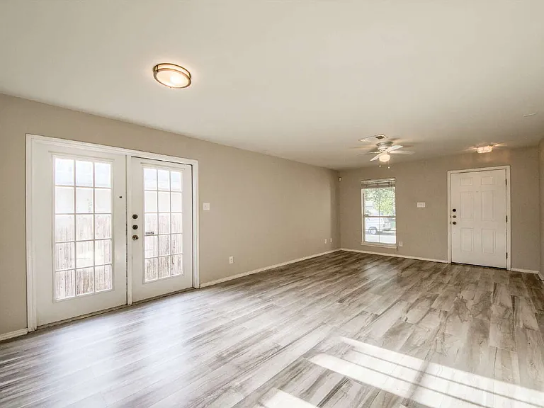 11014 Buckskin Bnd — Photo 7