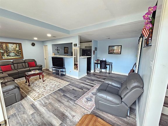 5th image of 9321 Pagewood Ln