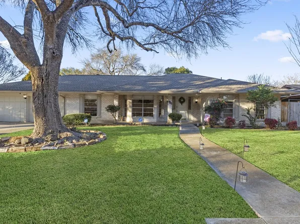 425 Crestwind, Windcrest, TX 78239