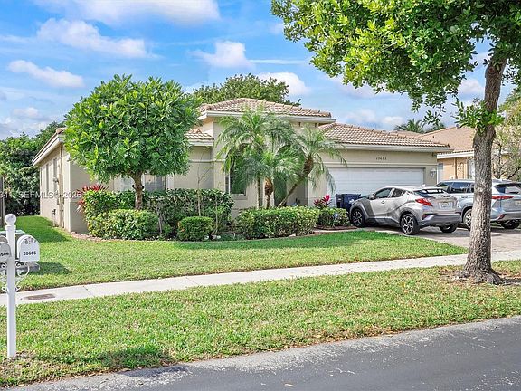 3rd image of 20606 NW 11th Ct