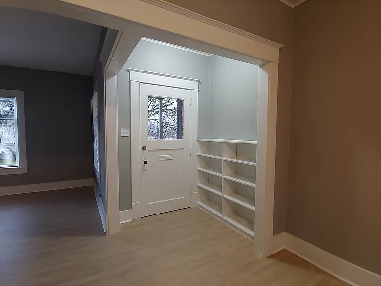 216 S Academy St — Photo 3