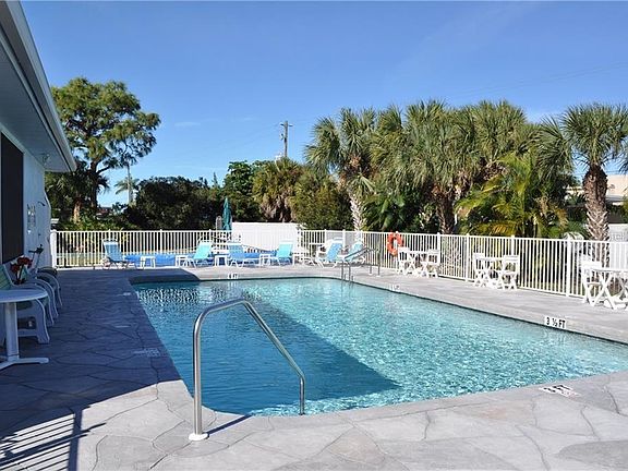 5th image of 6456 Hamlet Dr Unit 2-A