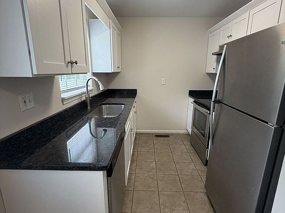 5th image of 16 Ivy Ct