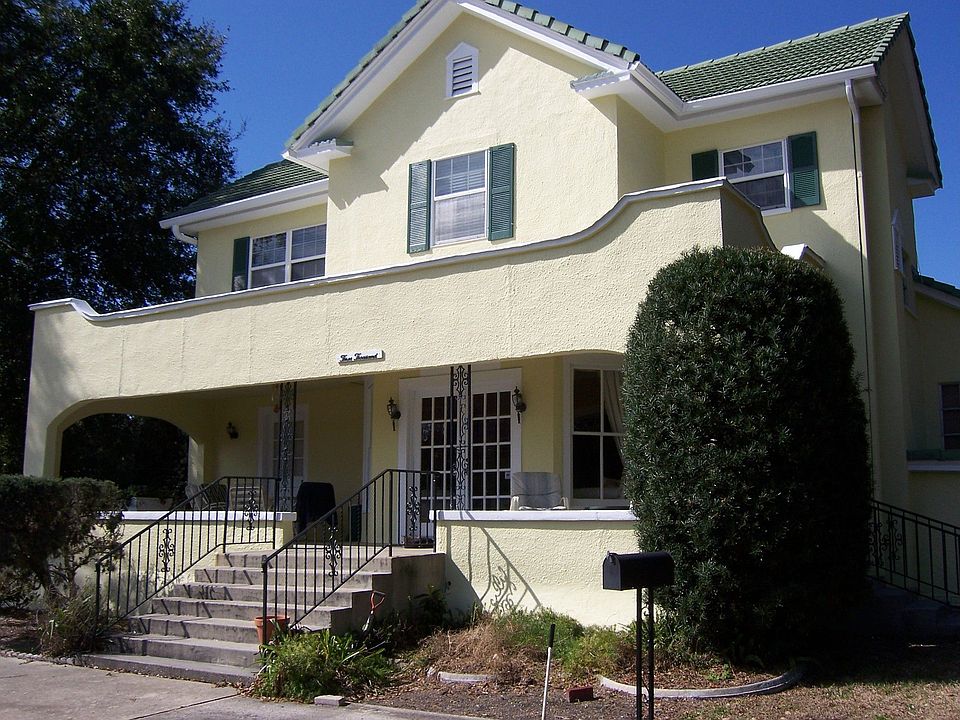 Front Ext. Faces Lake