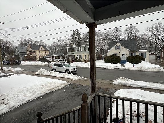 5th image of 19 Riverside St