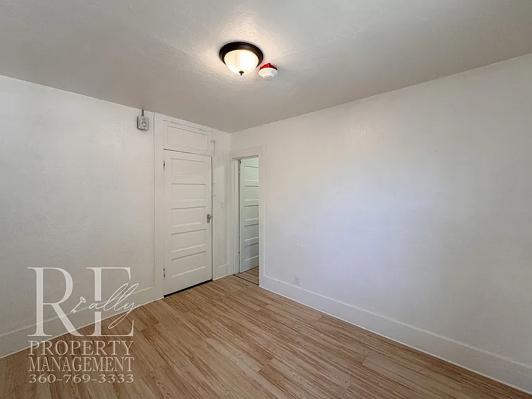 902 Pleasant Ave — Photo 8