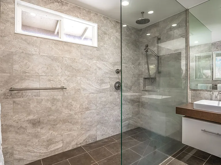33 Hoe St — Photo 30