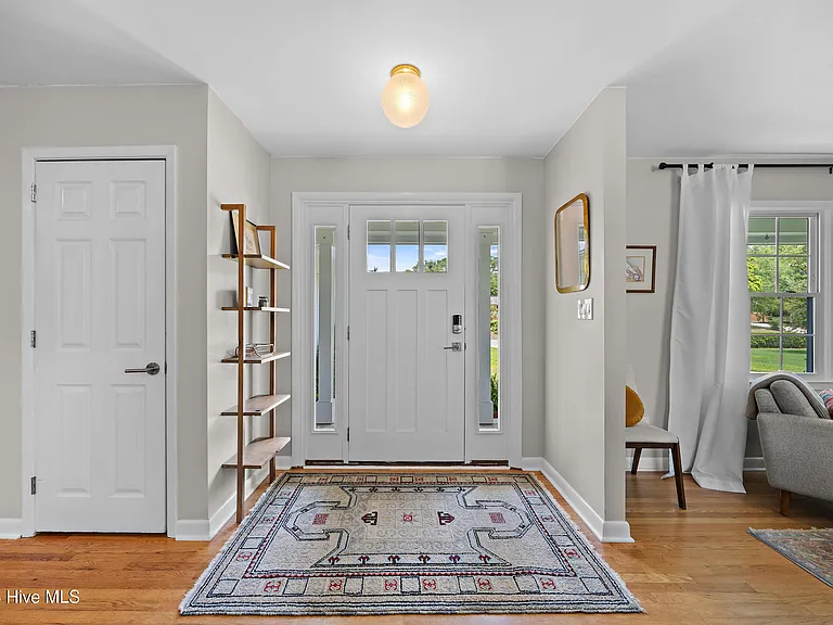 202 Windemere Rd — Photo 13