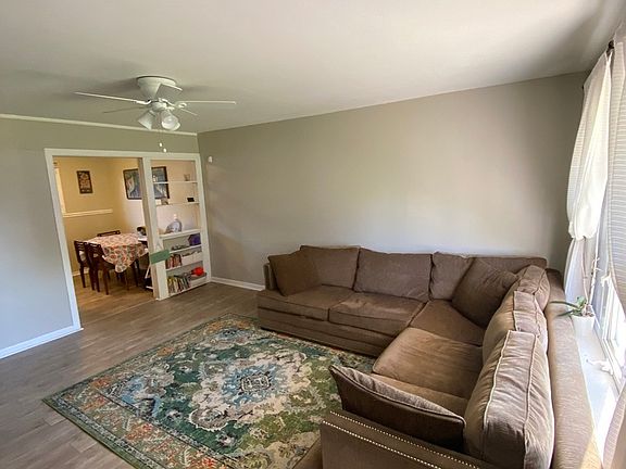 3rd image of 104 Fairwood Dr