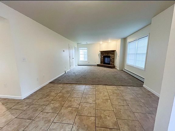 5th image of 392 Troy Rd #1