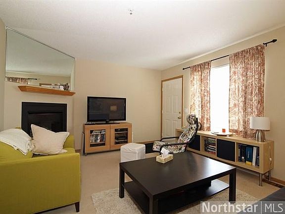 4th image of 9041 Scarlet Globe Dr