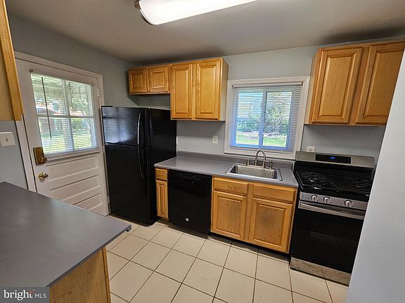 4th image of 6417 Dorset Dr