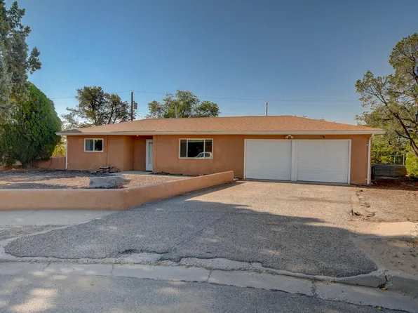 5618 Essex Dr NW, Albuquerque, NM 87114