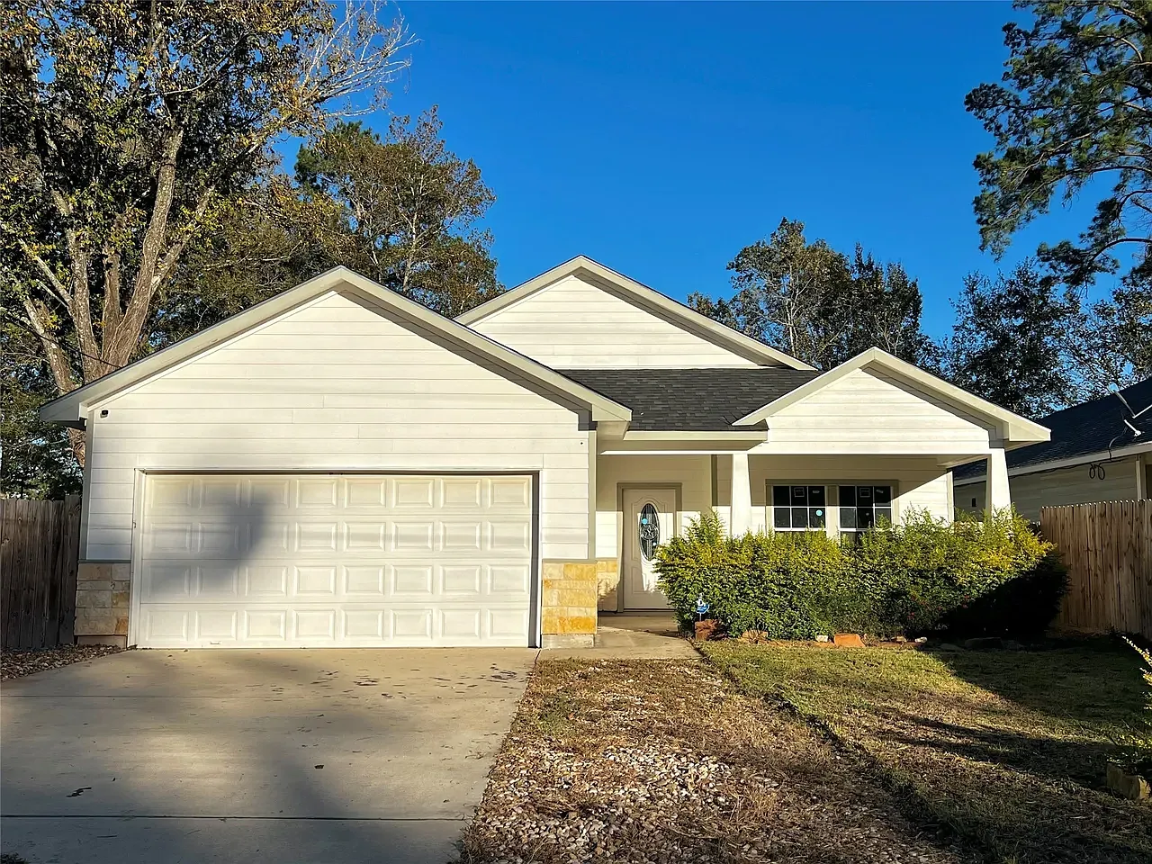 3 bed, 1649 sqft, $1,995 — Photo 1