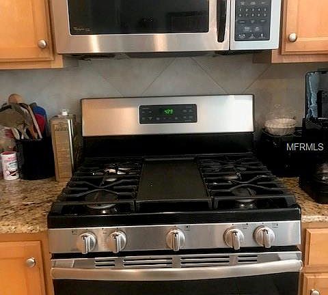 5th image of 3039 Pointeview Dr