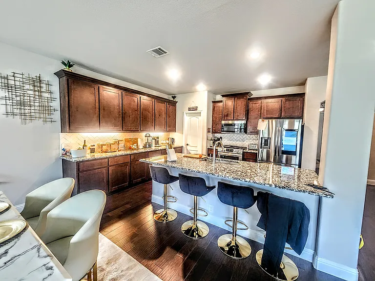 1024 Timber Ridge Dr — Photo 2