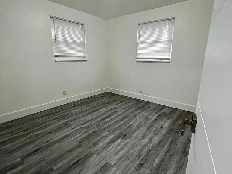 1033 NW 3rd Ave #1 — Photo 3