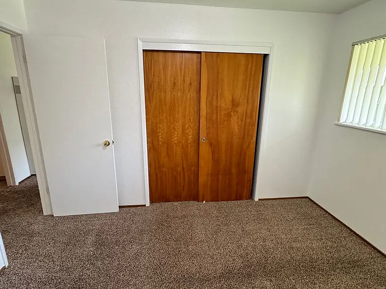 Hutchins 623 S — Photo 18
