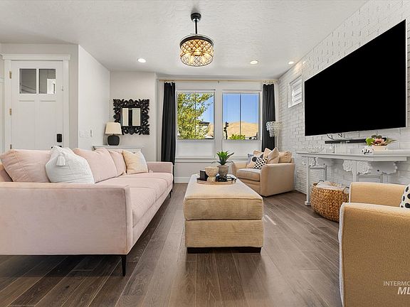 4th image of 4253 E Parkcenter Blvd