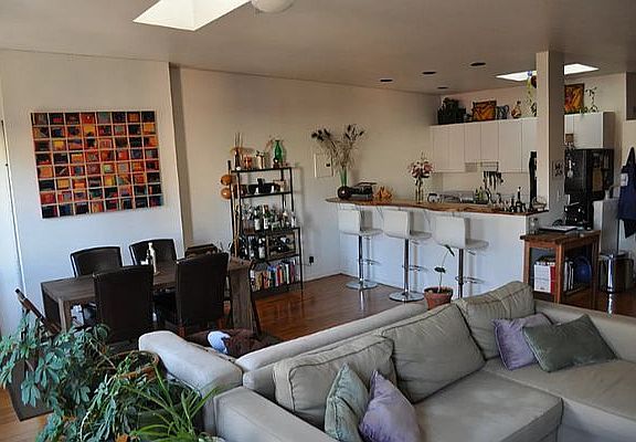 4th image of 332 Bedford Ave APT 2