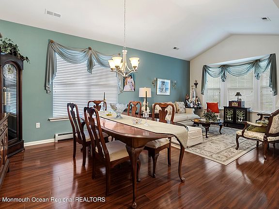 5th image of 316 Damiano Way
