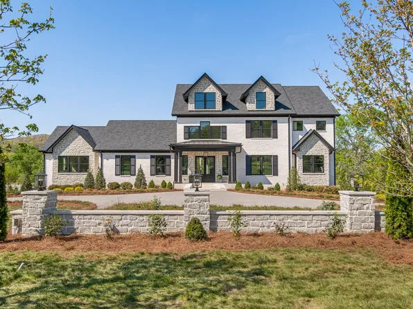 102 Steeplechase Ln, Nashville, TN 37221