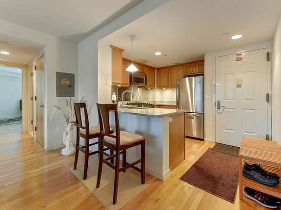 5th image of 11624 Grosvenor Ln APT 7A