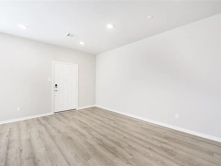 8034 Scanlan Trce — Photo 5