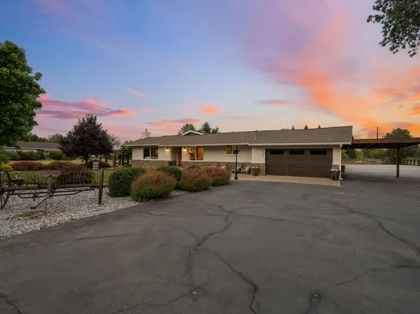 8151 Green Acres Ln, Redding, CA 96002