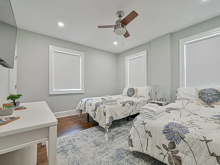 107 S Austin Ave — Photo 35