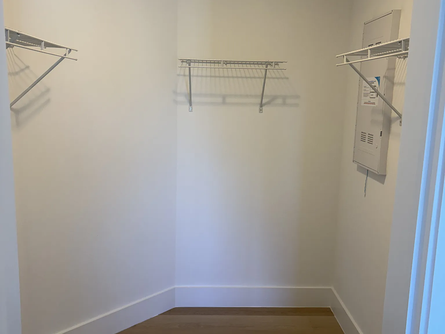 3 bed, 1200 sqft, $3,600 — Photo 4
