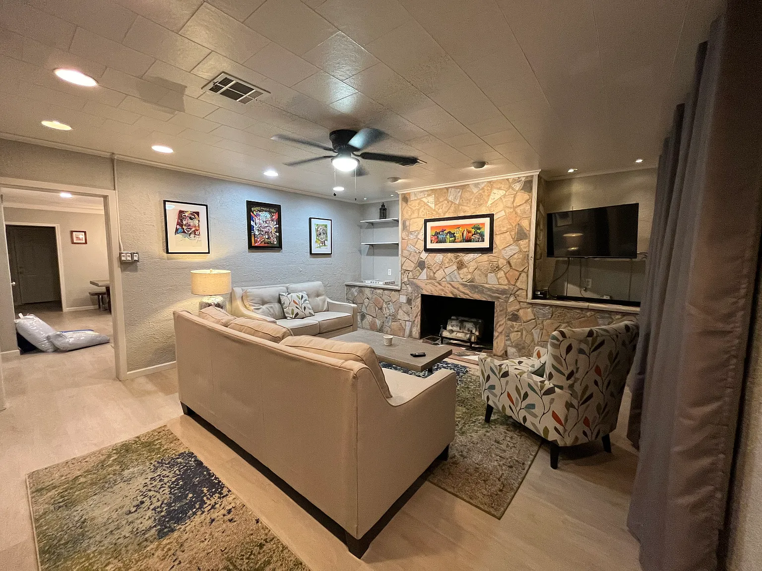 3 bed, 1800 sqft, $2,300 — Photo 3