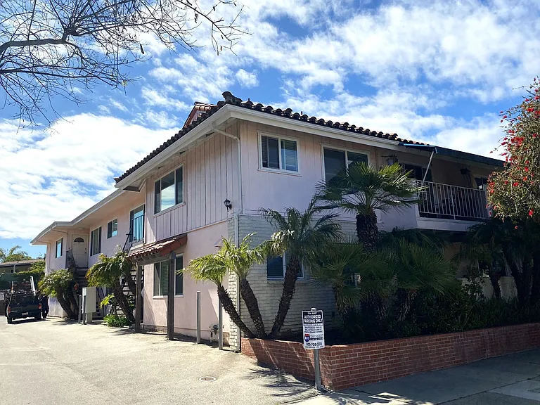 345 Mathilda Dr — Photo 2