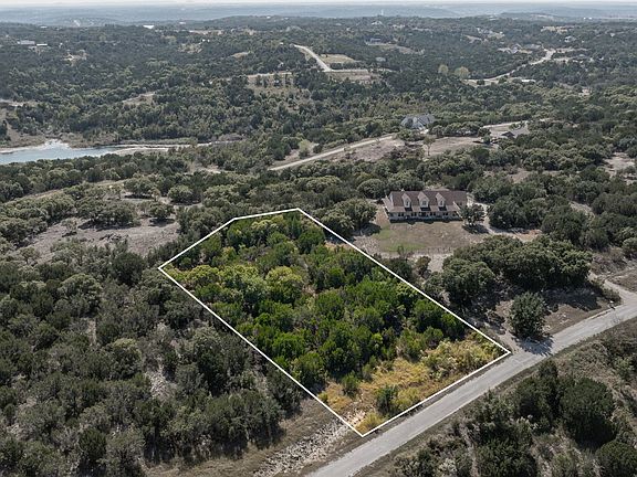 3rd image of 3035 Beacon Lake Dr