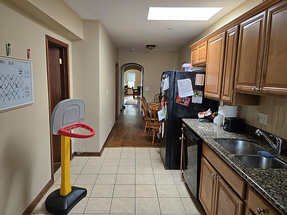 4th image of 1112 Madison St #1