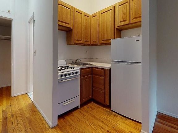 5th image of 345 E 76th St APT 3A