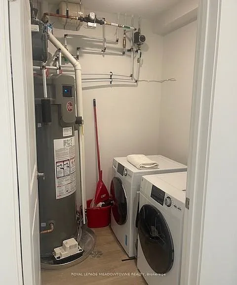 19 B West St N #403 — Photo 14