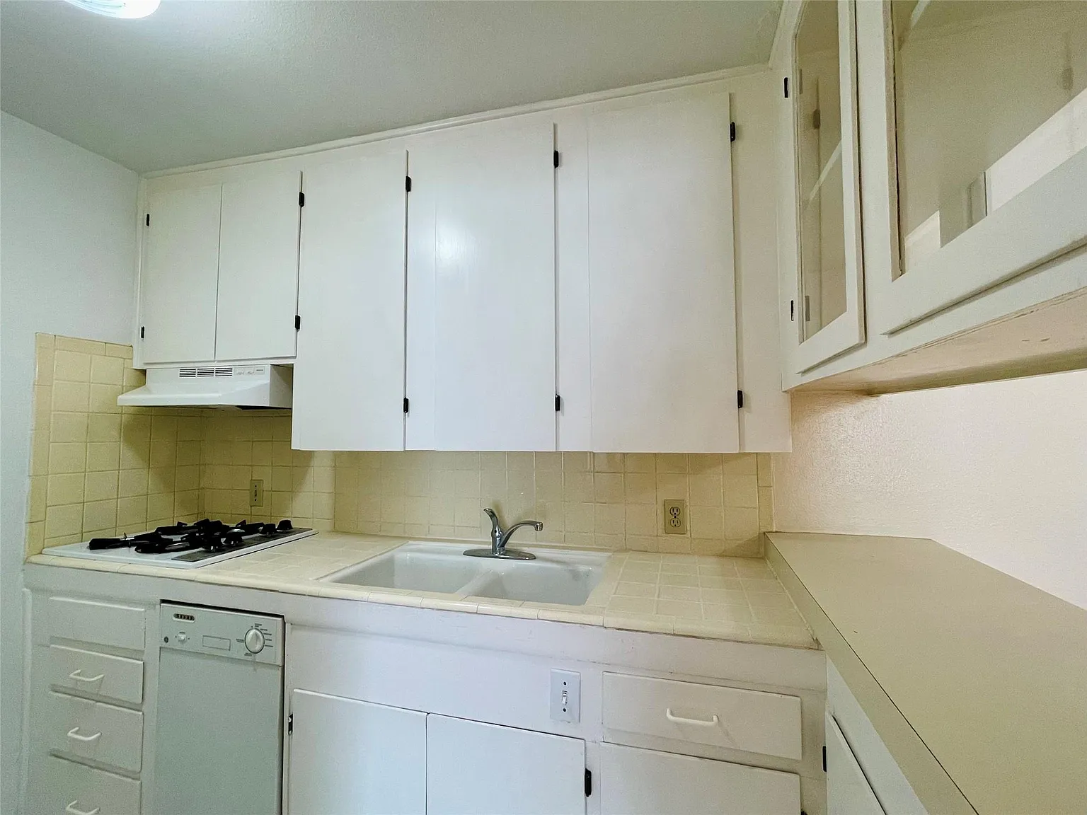 1 bed, 1.0 bath, 550 sqft, $1,200 — Photo 4