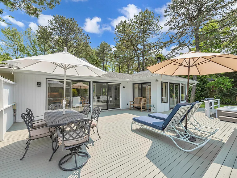 71 Shinnecock Hills Rd — Photo 28