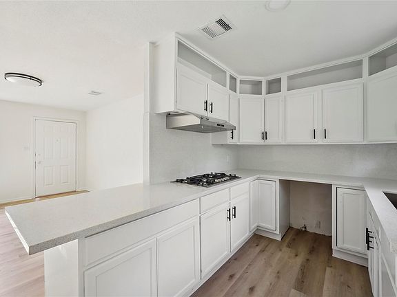 2nd image of 750 Jeny Ln