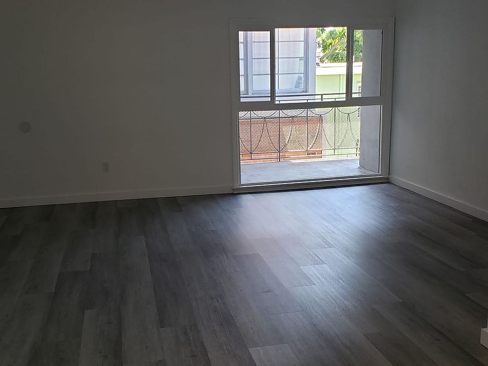 1st image of 1429 N Havenhurst Dr #1429H23
