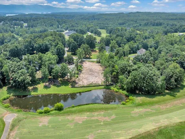 47 Spyglass Ln, Huddleston, VA 24104