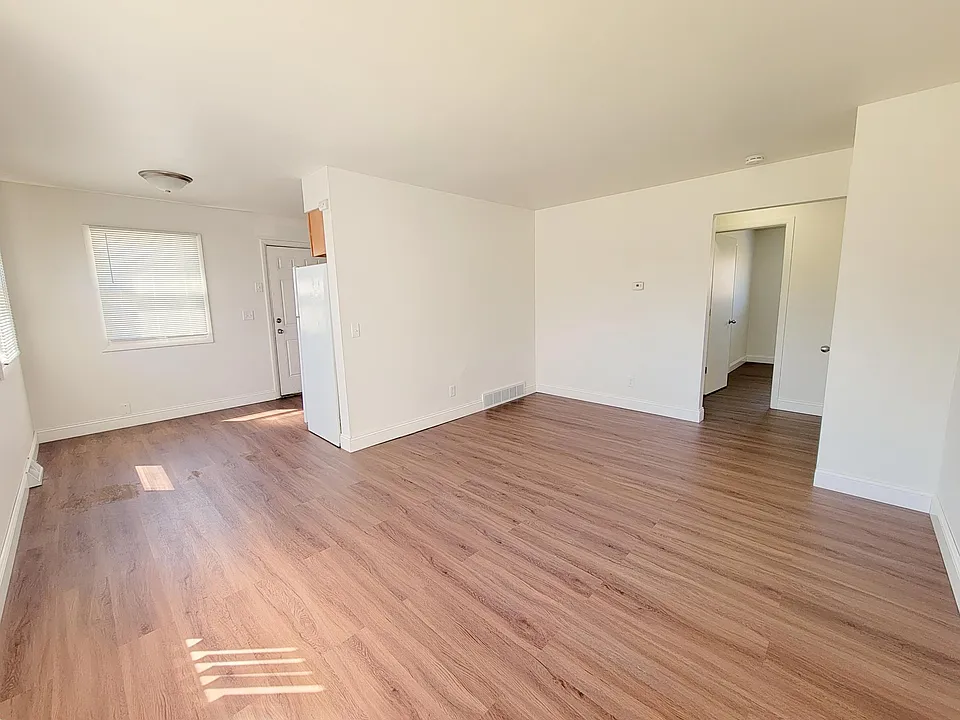 5822 Balsam Rd
