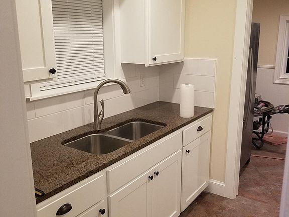 3rd image of 4061 Myra St