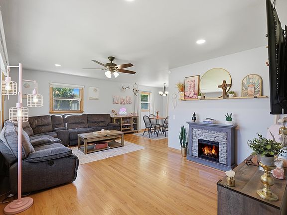 5th image of 241 S 5th St