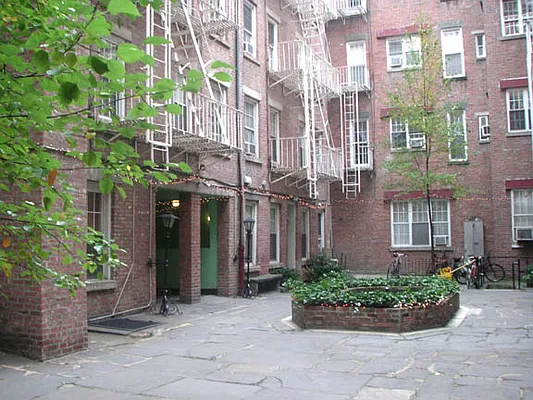 Rented by Sky Management | media 35