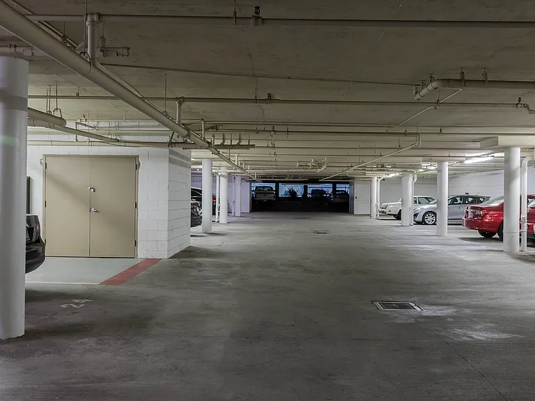Lincoln Park Apartments — Photo 25